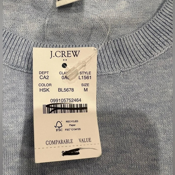 J crew Cotton Teddie sweater
NWT
Size Med
Pit to pit 19 3/4”
Length 26” - Picture 7 of 7